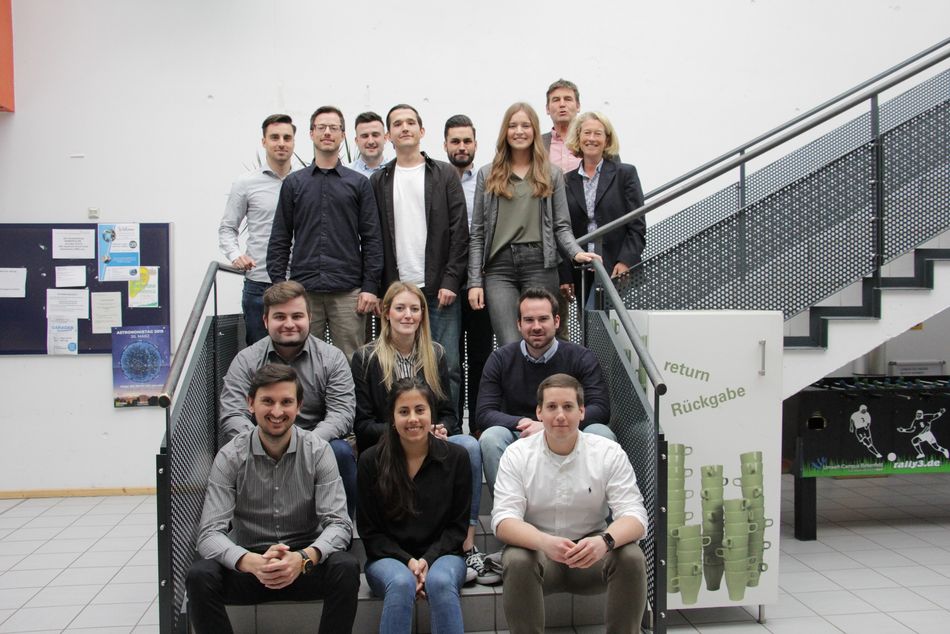 Studierende des Umwelt-Campus Birkenfeld mit Prof. Dr. Rita Spatz, Prof. Dr. Thorsten Schaper und Kathrin Schmitt