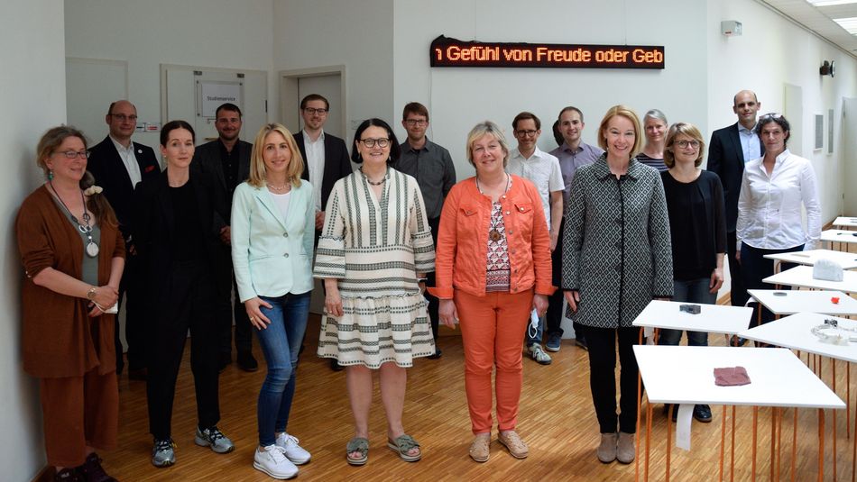 Das Präsidium der Hochschule Trier mit den 9 neuberufenen Professorinnen und Professoren | Foto: Cornelia Wruck
