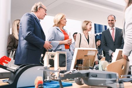 Bundestagspräsidentin und Wissenschaftsminister Rheinland-Pfalz besuchen Umwelt-Campus Birkenfeld