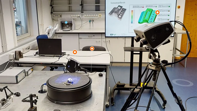 3D-Scanner mit Objekten davor