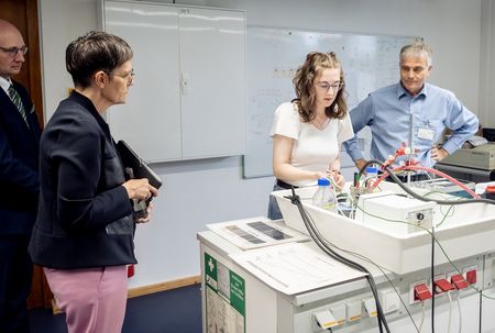 Austausch zu Innovation und Technologietransfer mit dem Wirtschaftsministerium